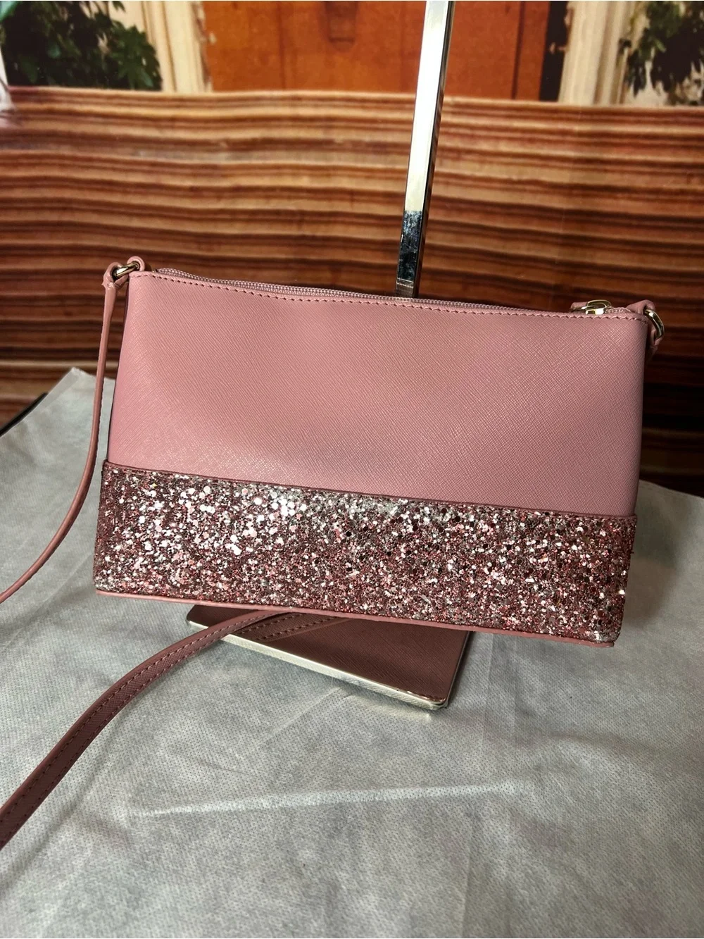 NWOT Kate Spade Leather Greta Court Glitter Ramey Crossbody Bag, Zip Closure 💖